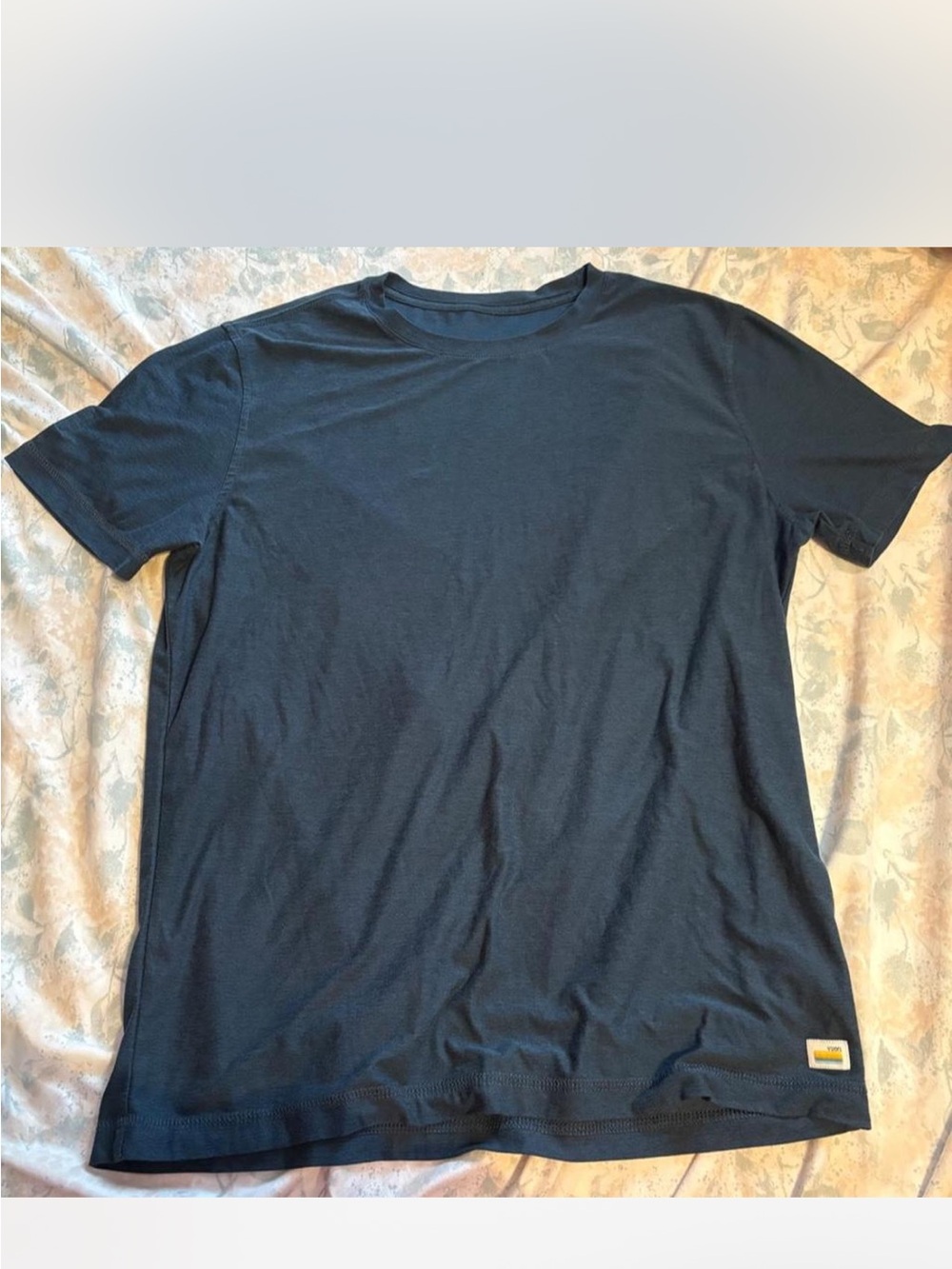 Vuori Men's Crew Neck T-Shirt in Navy